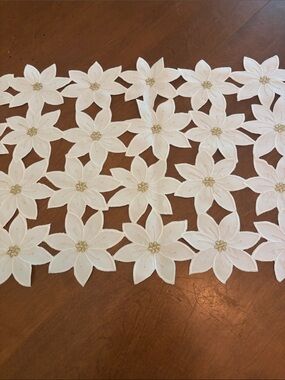 White Floral Lace Table Runner